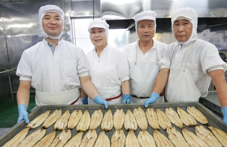 至高の手仕事で仕上げた新鮮うなぎ蒲焼、贅沢なひとときをあなたに。